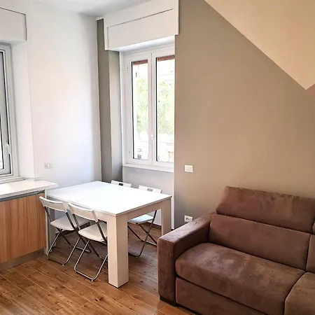 San Giovanni Metro Flat