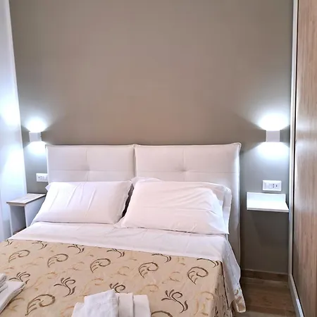 San Giovanni Metro Flat Apartmán *