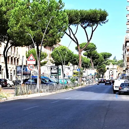 San Giovanni Metro Flat *