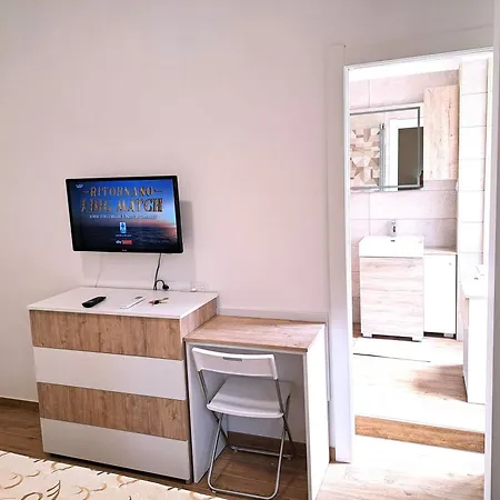 San Giovanni Metro Flat Daire *