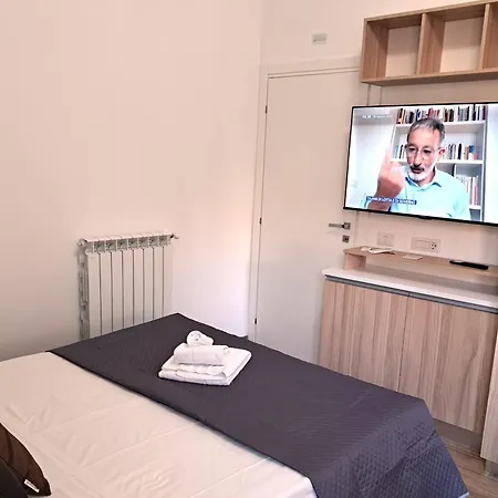 San Giovanni Metro Flat Daire *